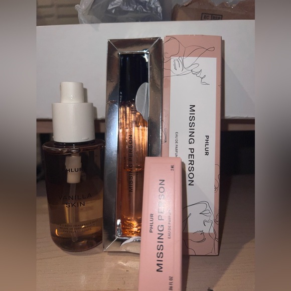 PHLUR- Missing Person Travel and discovery Size-Vanilla Skin body Mist-Carry Bag - Picture 3 of 4